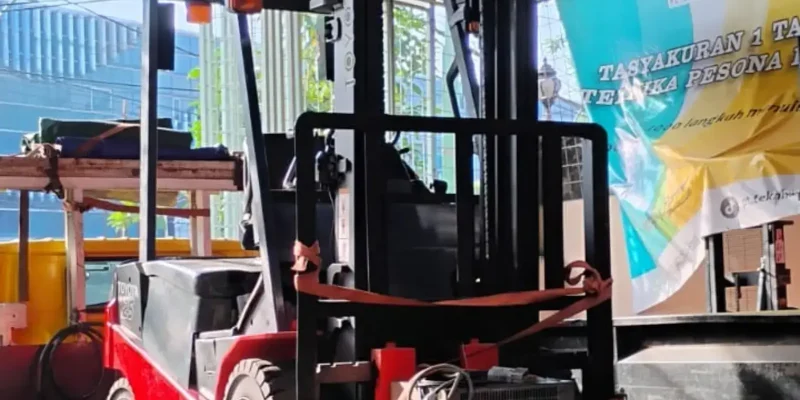 Rental toyota forklift